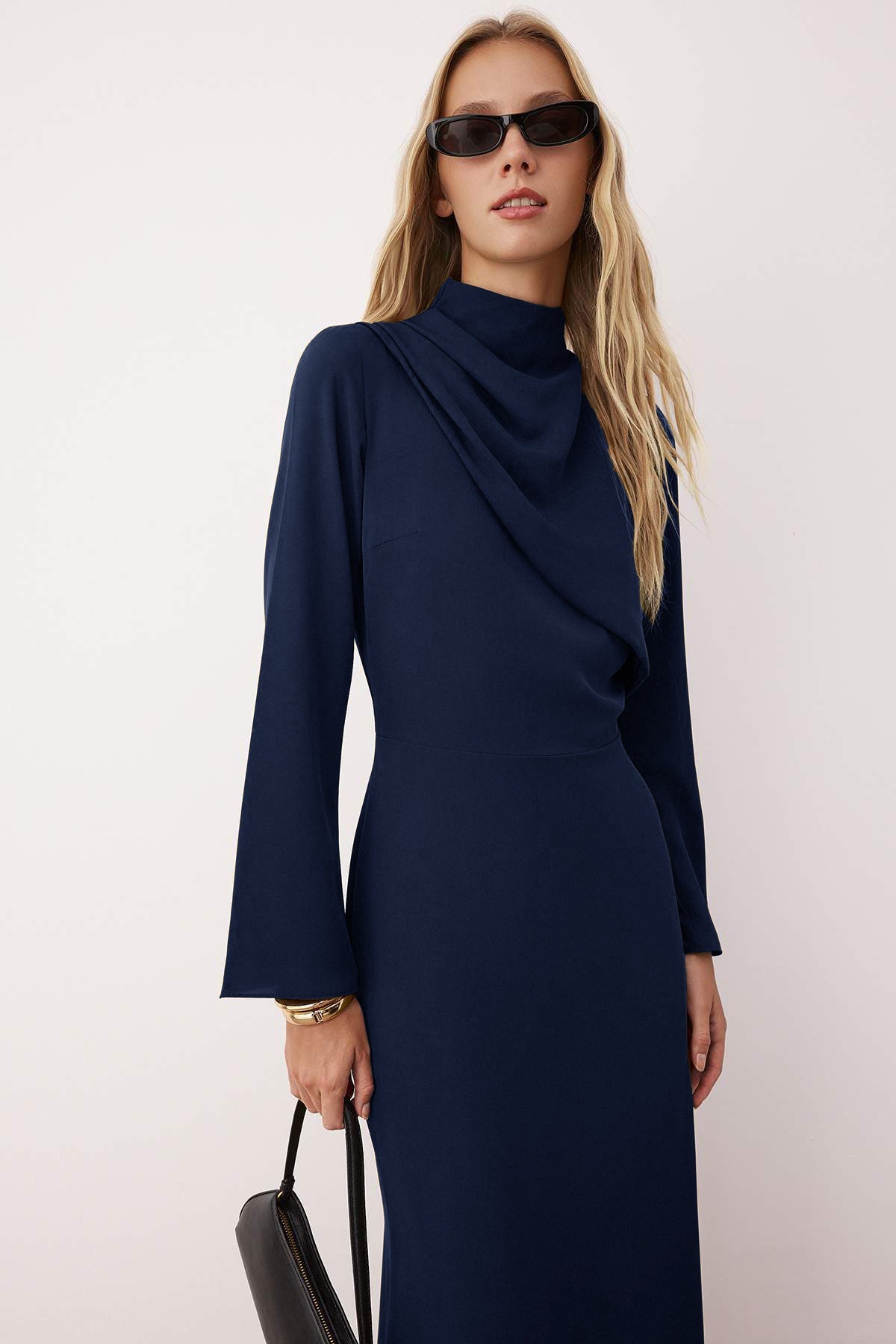 https://cdn.dsmcdn.com/ty1745/product/media/images/prod/PIM/20251009/14/8c9fb796-fe46-4436-b625-af77e1e0f7d6/1_org_zoom.jpg