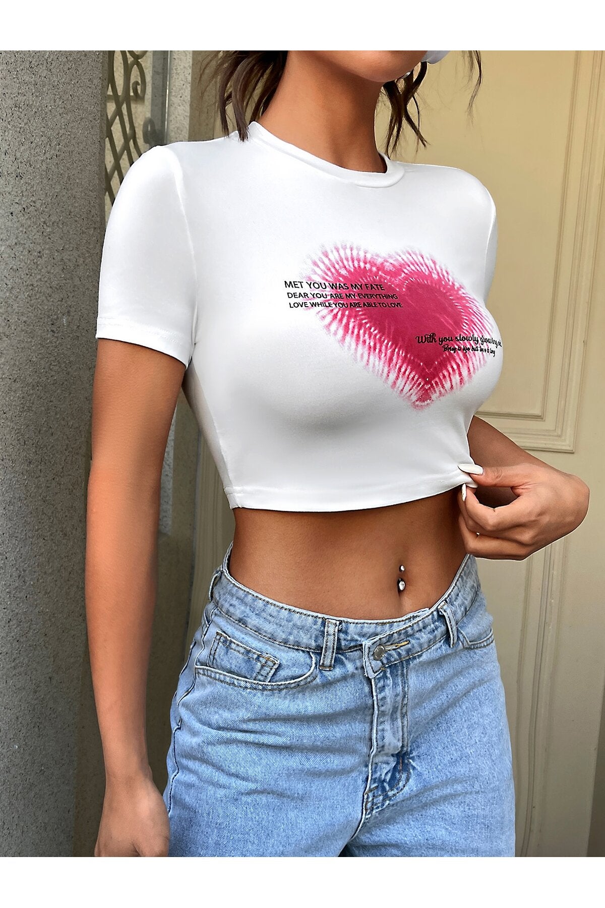 https://cdn.dsmcdn.com/ty995/product/media/images/prod/SPM/PIM/20230901/07/622e33f5-ebac-344a-80b9-c4aeb0a465ad/1_org_zoom.jpg