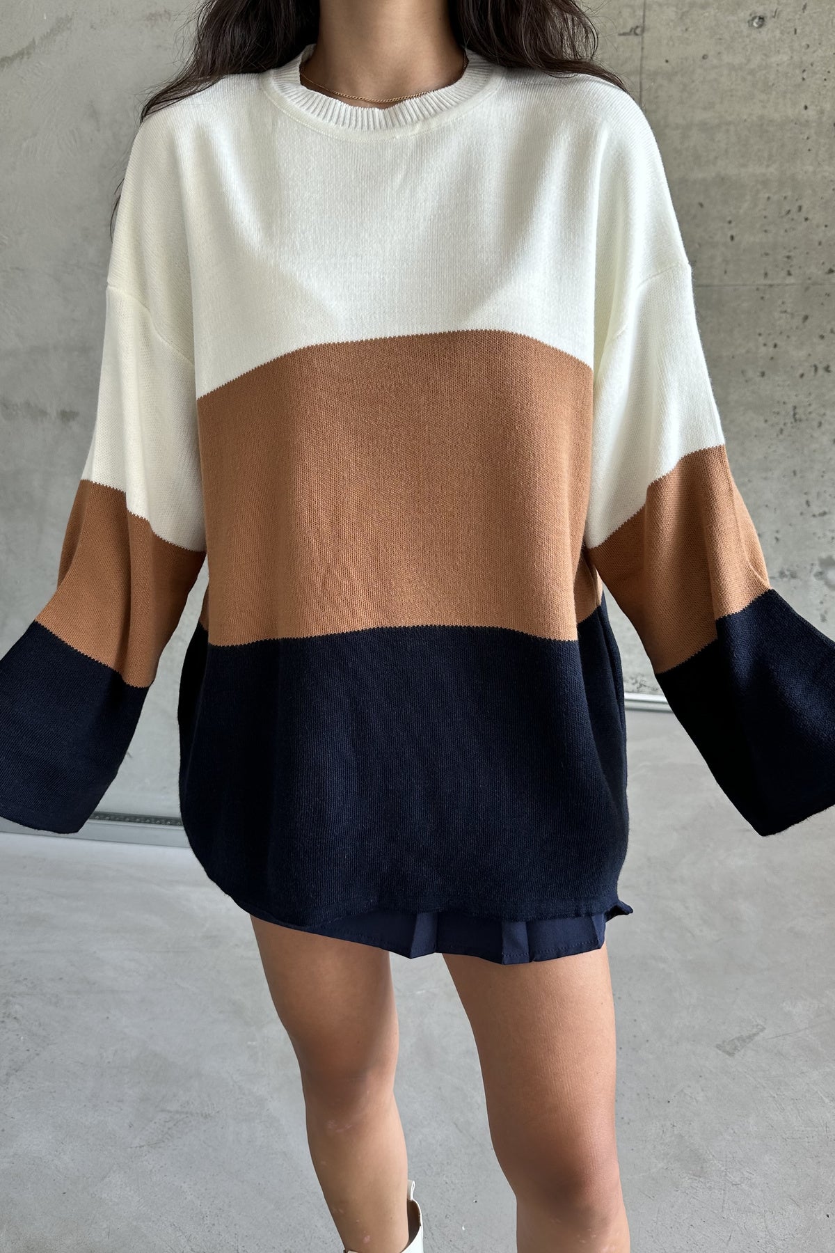 https://cdn.dsmcdn.com/ty1439/product/media/images/prod/QC/20240723/20/80120477-d1e4-3196-a65d-9b70f7feee9e/1_org_zoom.jpg