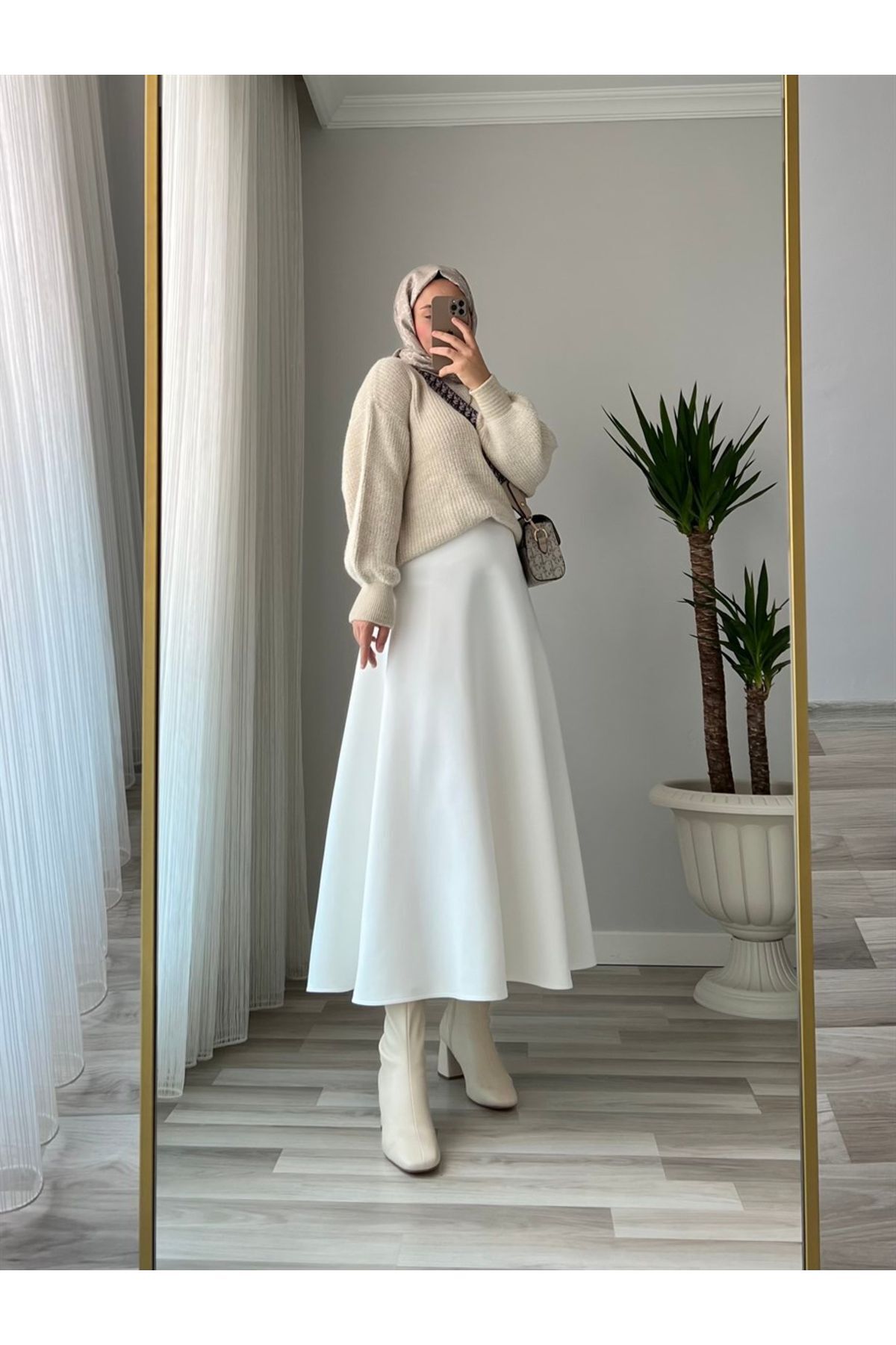 https://cdn.dsmcdn.com/ty1533/product/media/images/prod/QC/20240909/21/d21fd5d6-01f2-3d13-a165-7a12e405ce0d/1_org_zoom.jpg