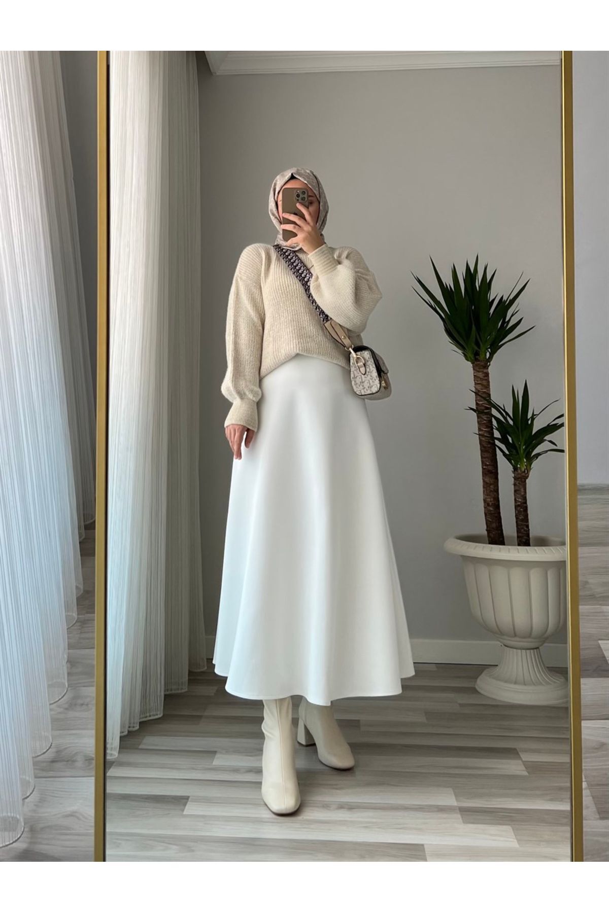https://cdn.dsmcdn.com/ty1533/product/media/images/prod/QC/20240909/21/d6a2e582-10ea-3697-bcd3-1b62aa0fb52d/1_org_zoom.jpg