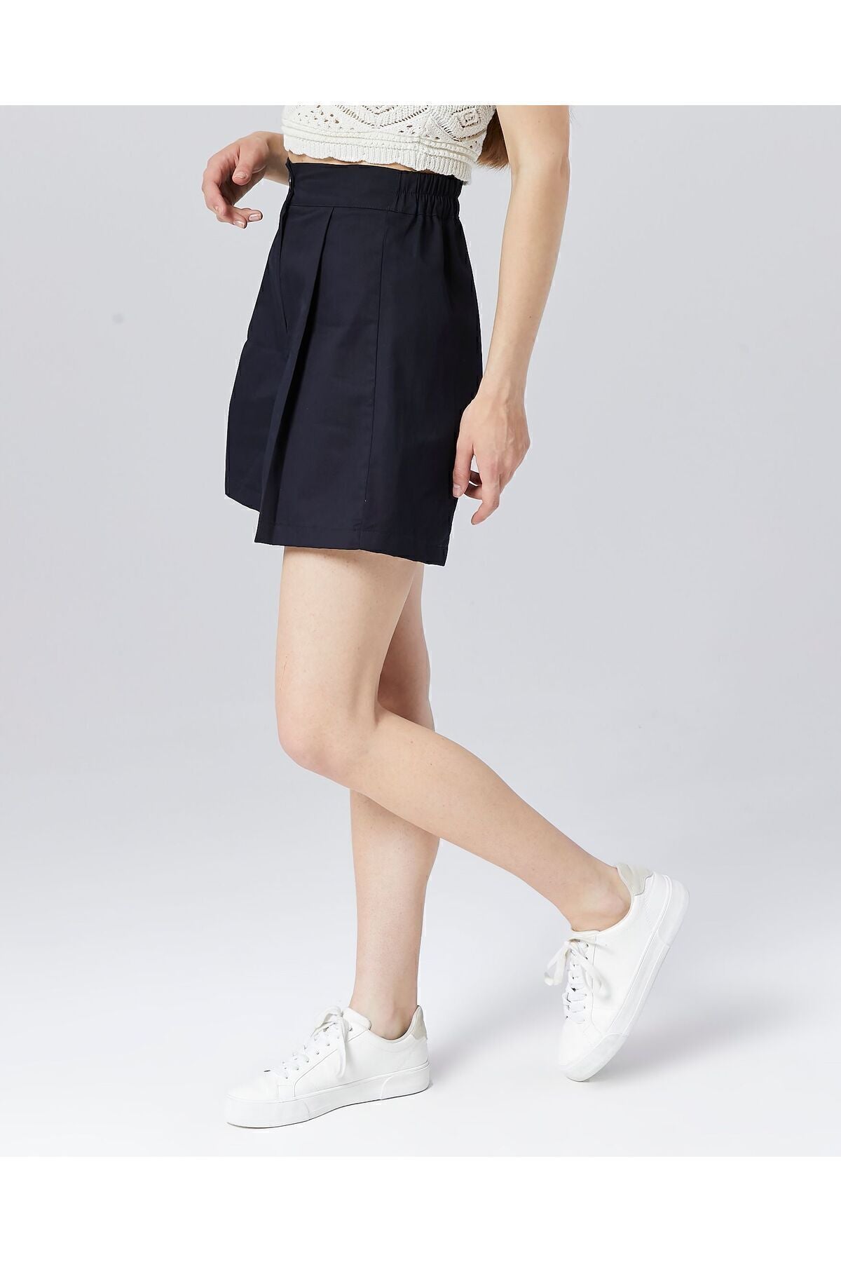 https://cdn.dsmcdn.com/ty1519/product/media/images/prod/QC/20240901/22/70f6893f-9a13-387f-803b-a2e2c0a1b941/1_org_zoom.jpg