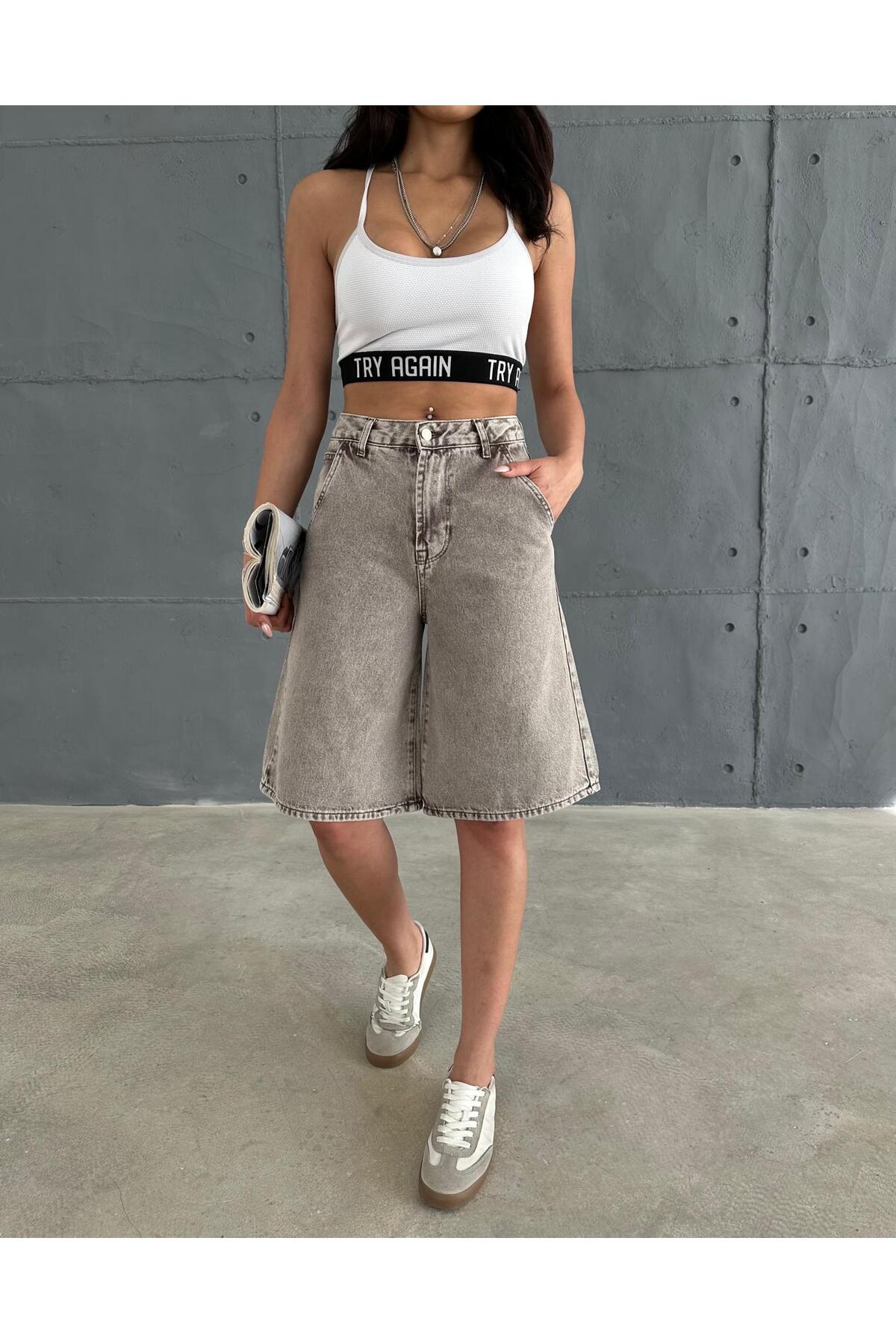 https://cdn.dsmcdn.com/ty1431/product/media/images/prod/QC/20240720/10/cc9a05d1-ff5c-3032-bfa0-15243f4e55c3/1_org_zoom.jpg