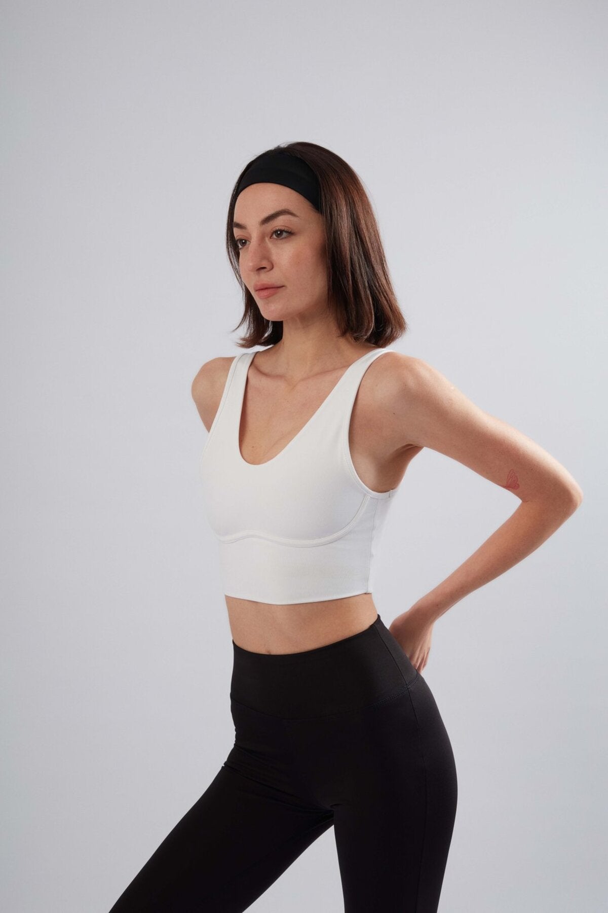 https://cdn.dsmcdn.com/ty1169/product/media/images/prod/SPM/PIM/20240211/21/77e6de0d-fa89-3554-8f2a-2232f87e5e5c/1_org_zoom.jpg