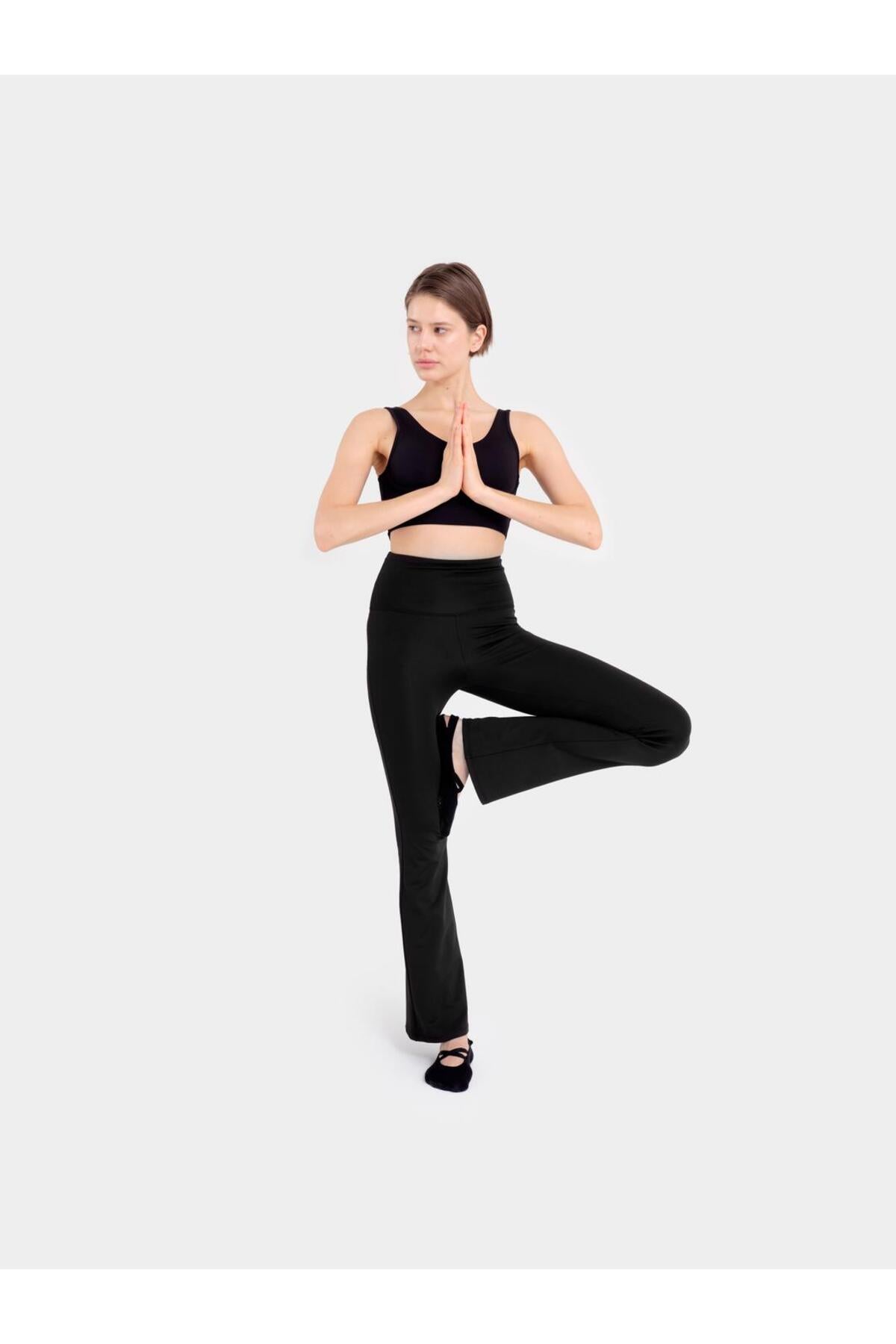 https://cdn.dsmcdn.com/ty1025/product/media/images/prod/SPM/PIM/20231025/16/dbb78806-e57b-3db1-90be-6d7953b3f723/1_org_zoom.jpg