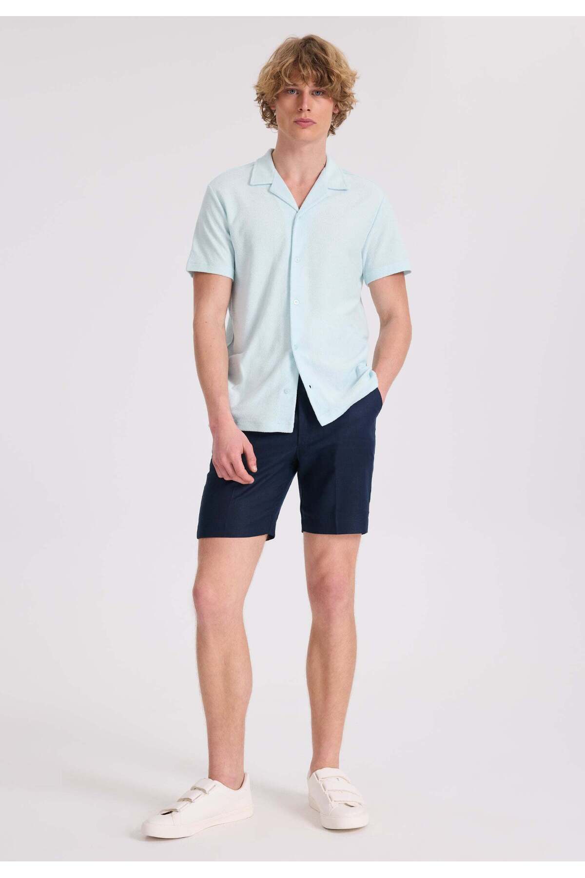 https://cdn.dsmcdn.com/ty1231/product/media/images/prod/SPM/PIM/20240329/16/5bd61aaa-d1c4-3ae8-8f80-2740dca6e6cc/1_org_zoom.jpg
