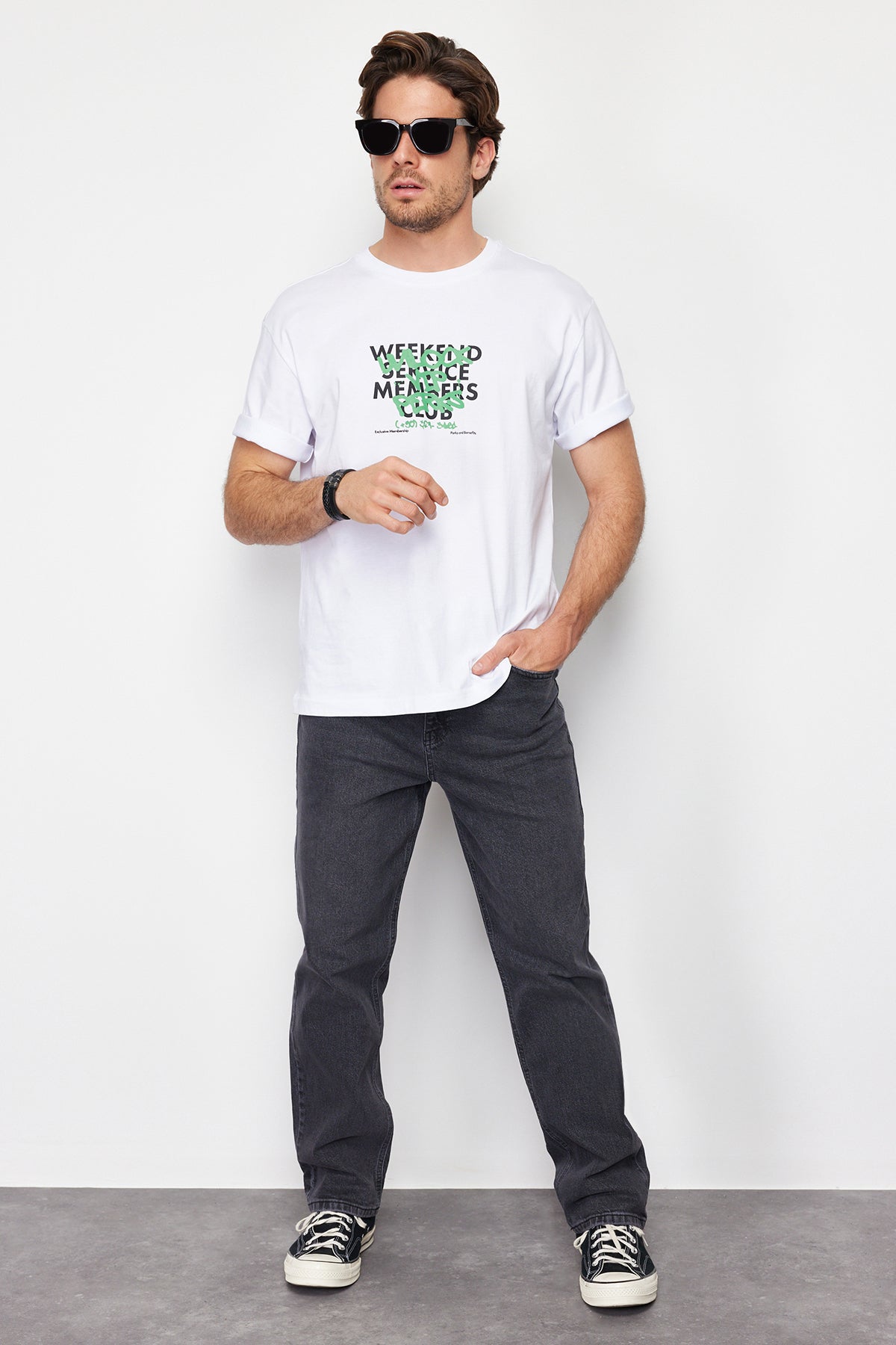 https://cdn.dsmcdn.com/ty1182/product/media/images/prod/PIM/20240227/16/875cde80-7eef-426a-9b3e-3b07b654ca26/1_org_zoom.jpg