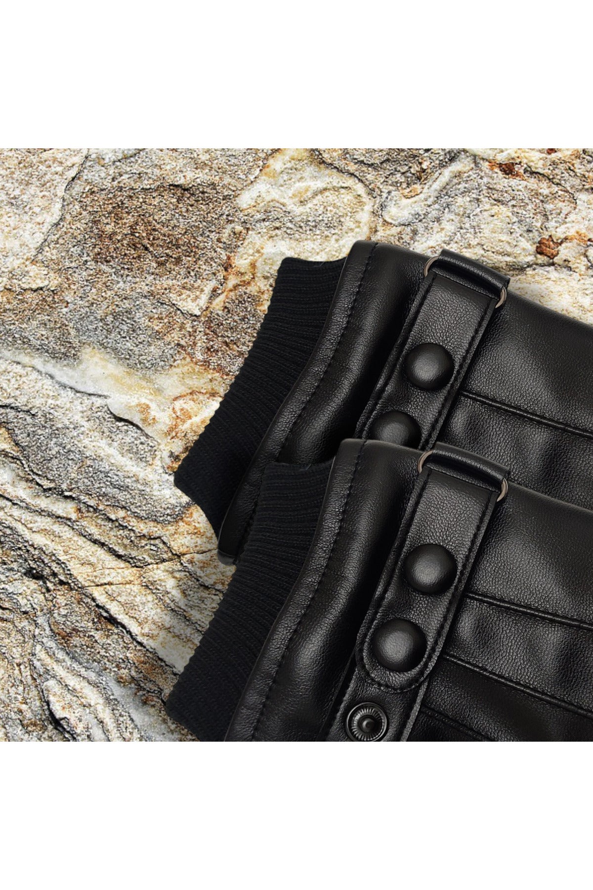 https://cdn.dsmcdn.com/ty1144/product/media/images/prod/SPM/PIM/20240122/19/c2649a51-df4e-3d7b-9df5-c7dab88584fc/1_org_zoom.jpg