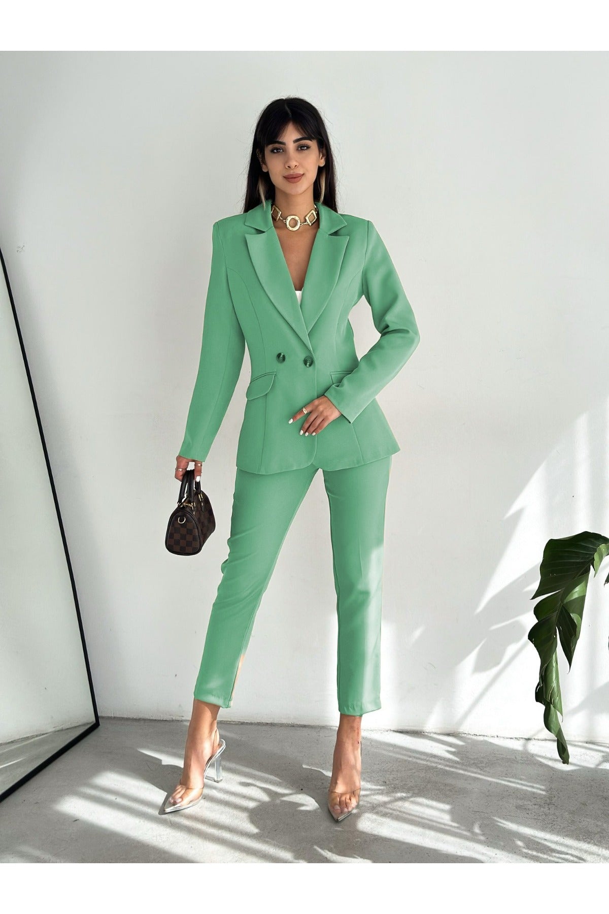https://cdn.dsmcdn.com/ty1089/product/media/images/prod/SPM/PIM/20231214/21/0dcde0f7-00e2-3a56-a73f-f2960df43bc6/1_org_zoom.jpg