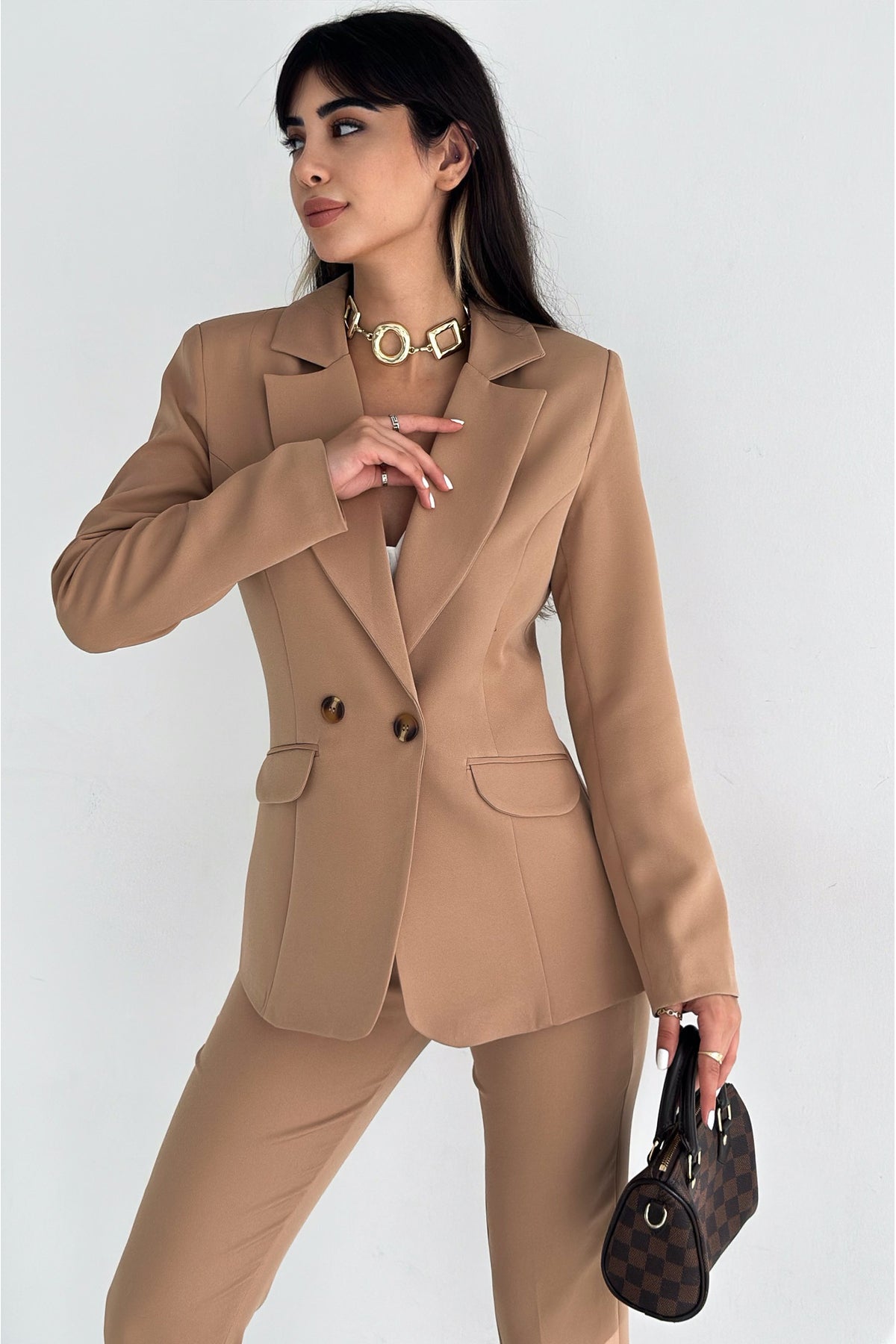 https://cdn.dsmcdn.com/ty1024/product/media/images/prod/SPM/PIM/20231025/19/7e65dbad-7430-3d0d-9d0d-6de8393dd34b/1_org_zoom.jpg