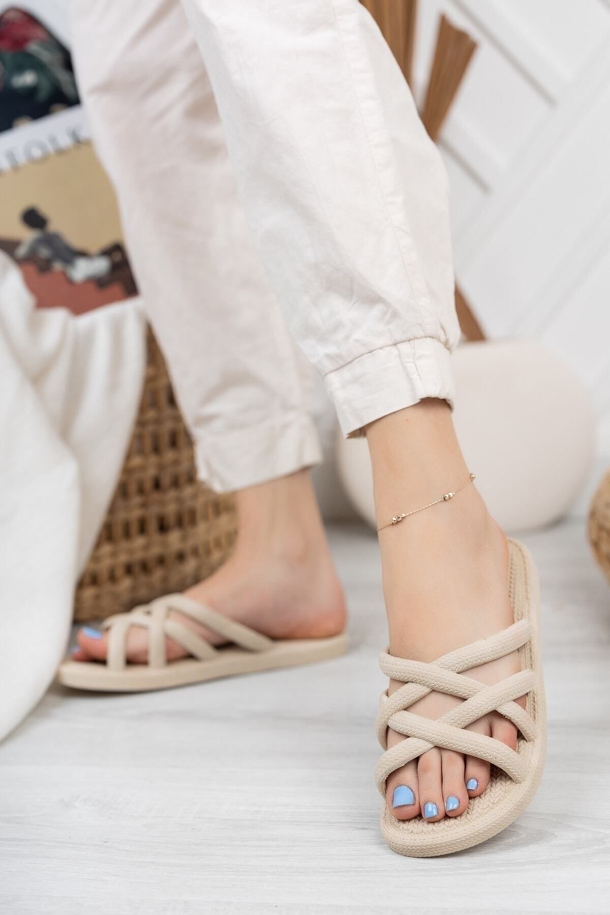 https://cdn.dsmcdn.com/ty1490/product/media/images/prod/QC/20240820/01/7d209ec5-281b-3473-b514-a03ac60cfbf6/1_org_zoom.jpg