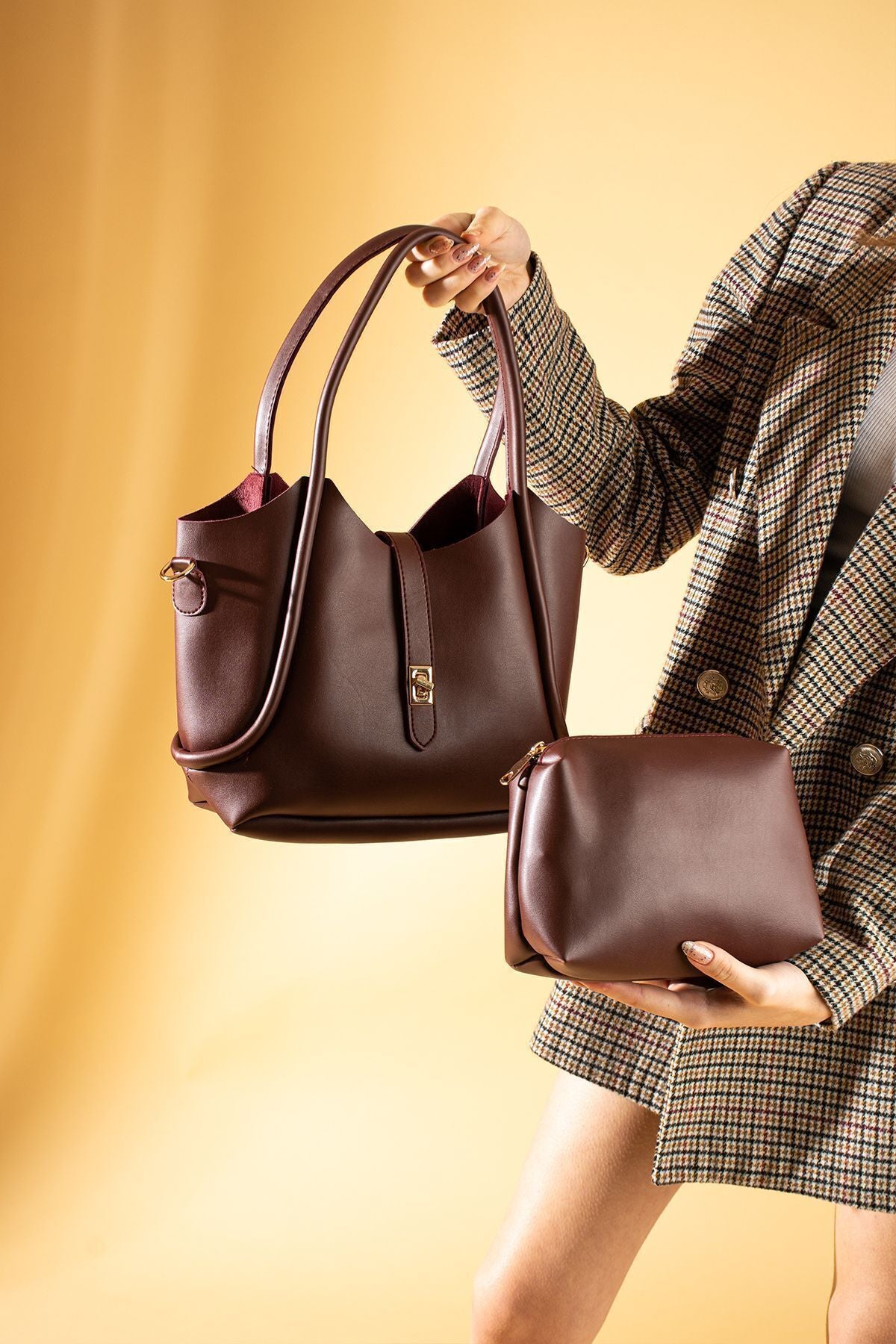 https://cdn.dsmcdn.com/ty1546/product/media/images/ty1547/prod/QC/20240915/16/ba3ab0d7-d86f-367e-bb20-518c349dd2b8/1_org_zoom.jpg