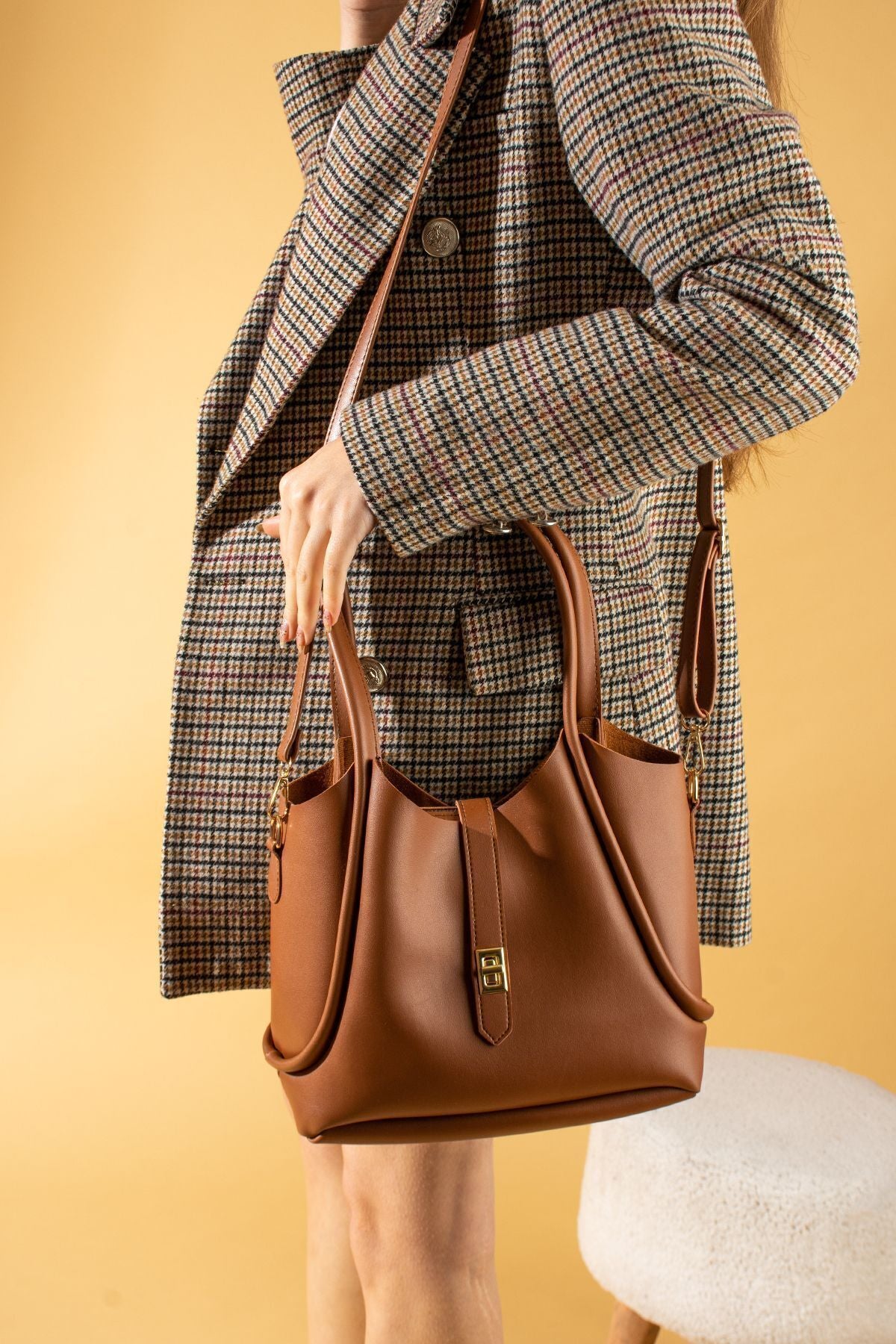 https://cdn.dsmcdn.com/ty1545/product/media/images/ty1545/prod/QC/20240915/18/5e54a6a4-a8ee-38dd-9e63-4b4f658b9b95/1_org_zoom.jpg
