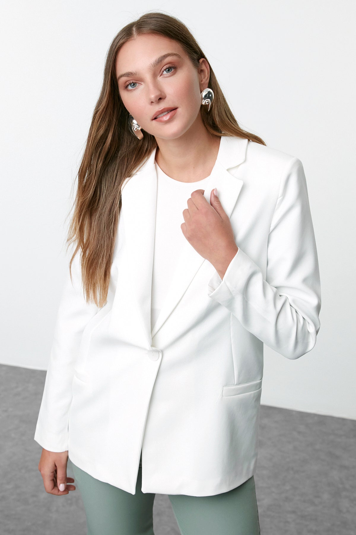 https://cdn.dsmcdn.com/ty1547/product/media/images/prod/PIM/20240915/08/fefb1d9d-9af0-4a7c-91dd-4e239f2d7b1c/1_org_zoom.jpg