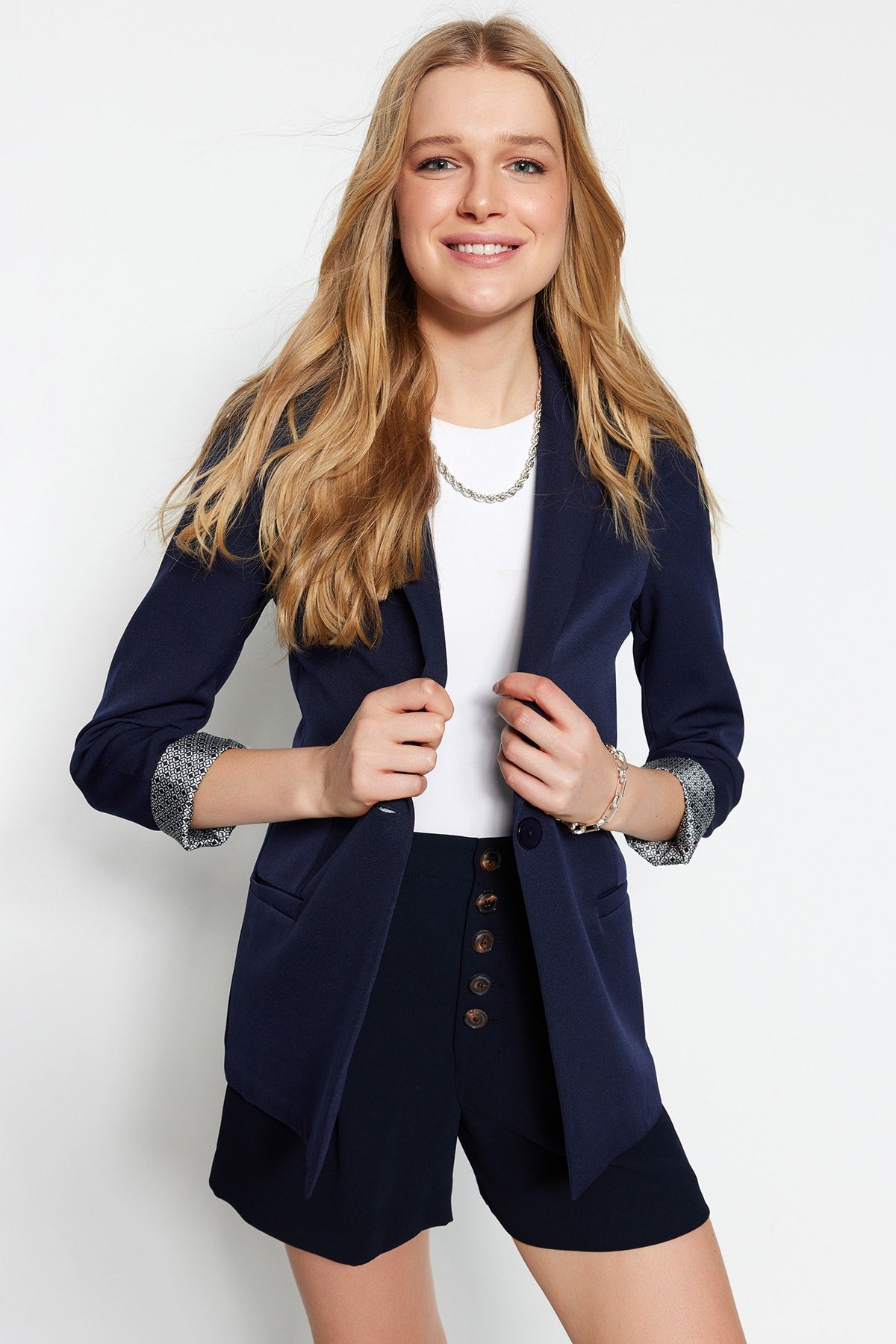 https://cdn.dsmcdn.com/ty690/product/media/images/20230116/0/259590092/619408411/5/5_org_zoom.jpg